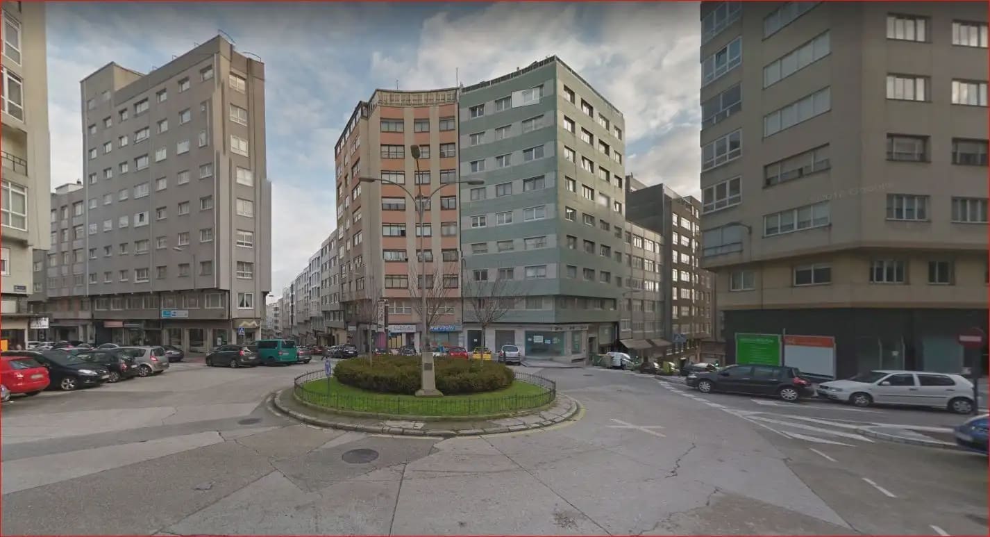 Commercial for sale in A Coruna city - € 79,000 (Ref: 9820972)