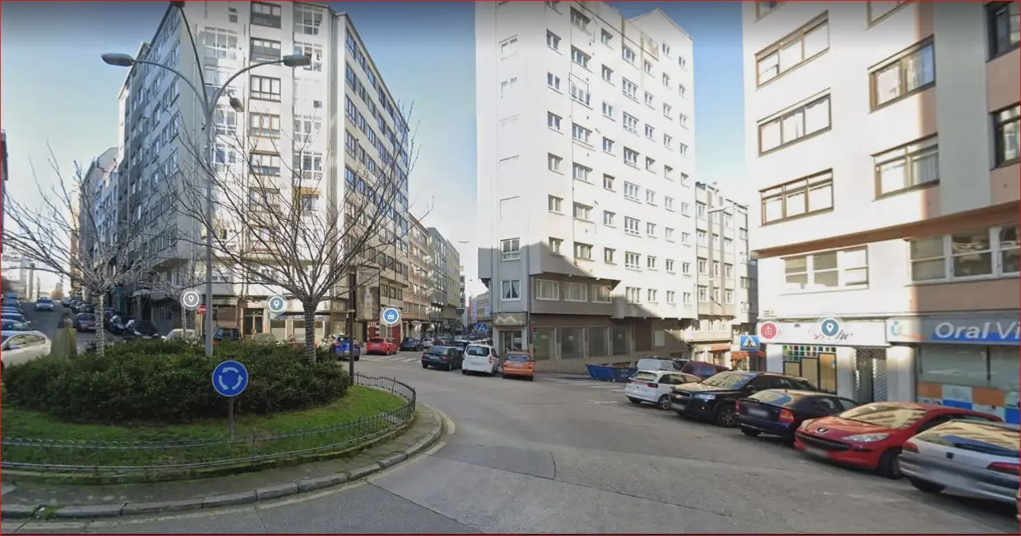 Commercial for sale in A Coruna city - € 79,000 (Ref: 9820972)