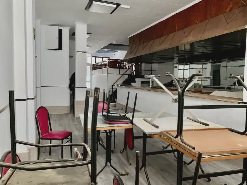 Commercial for sale in A Coruna city - € 79,000 (Ref: 9820972)