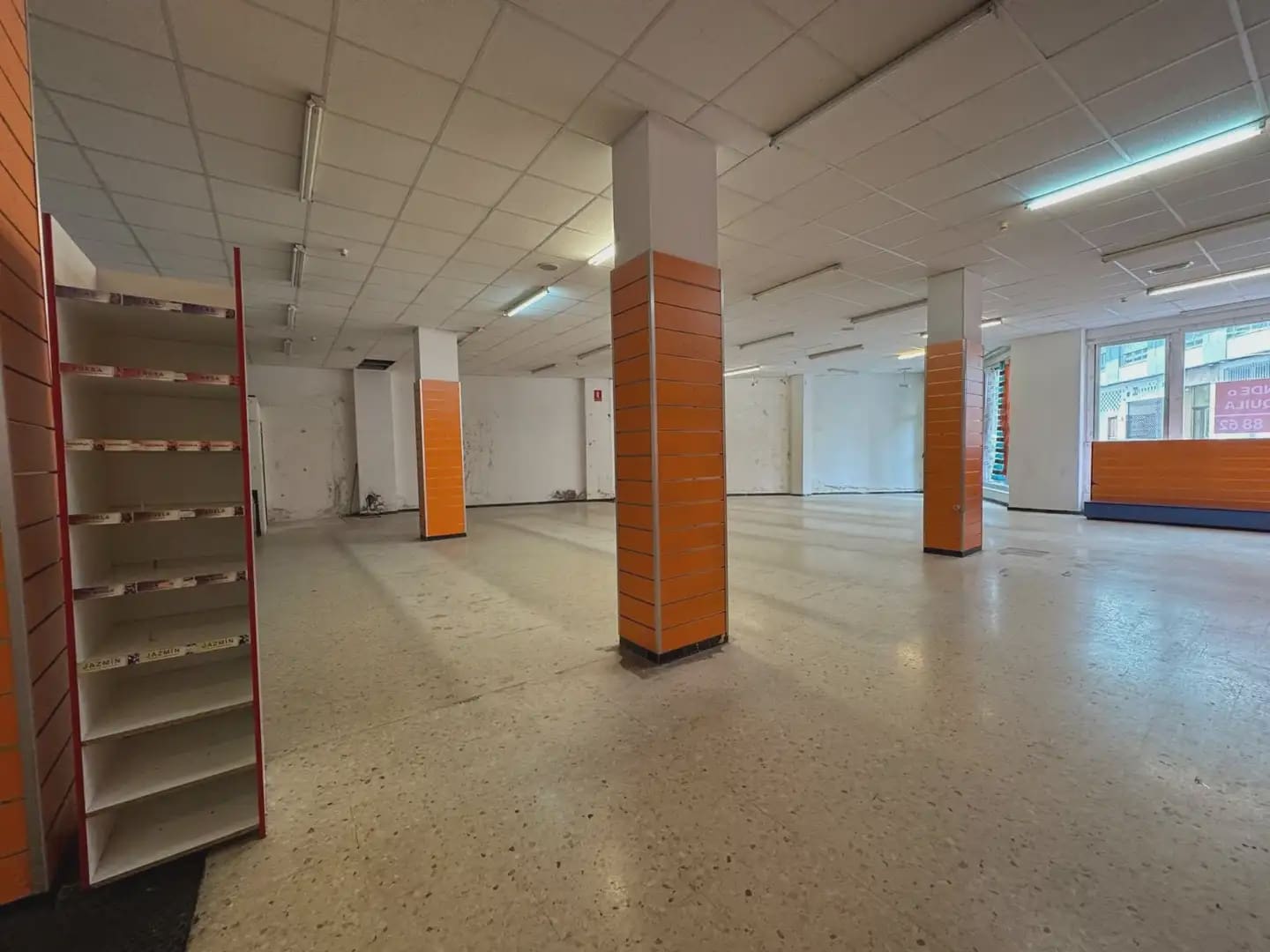 Erhverv til salg i A Coruna by - € 975.000 (Ref: 9826848)