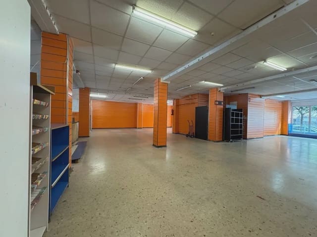 Erhverv til salg i A Coruña by - € 975.000 (Ref: 9826848)