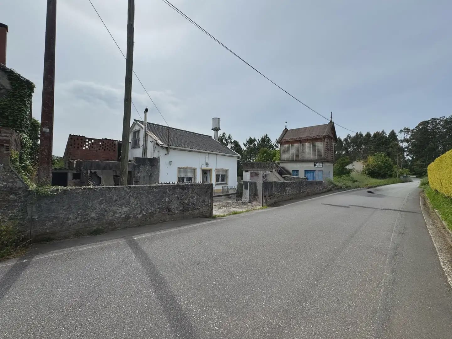 4 bedroom Finca/Country House for sale in A Laracha - € 145,000 (Ref: 9844220)