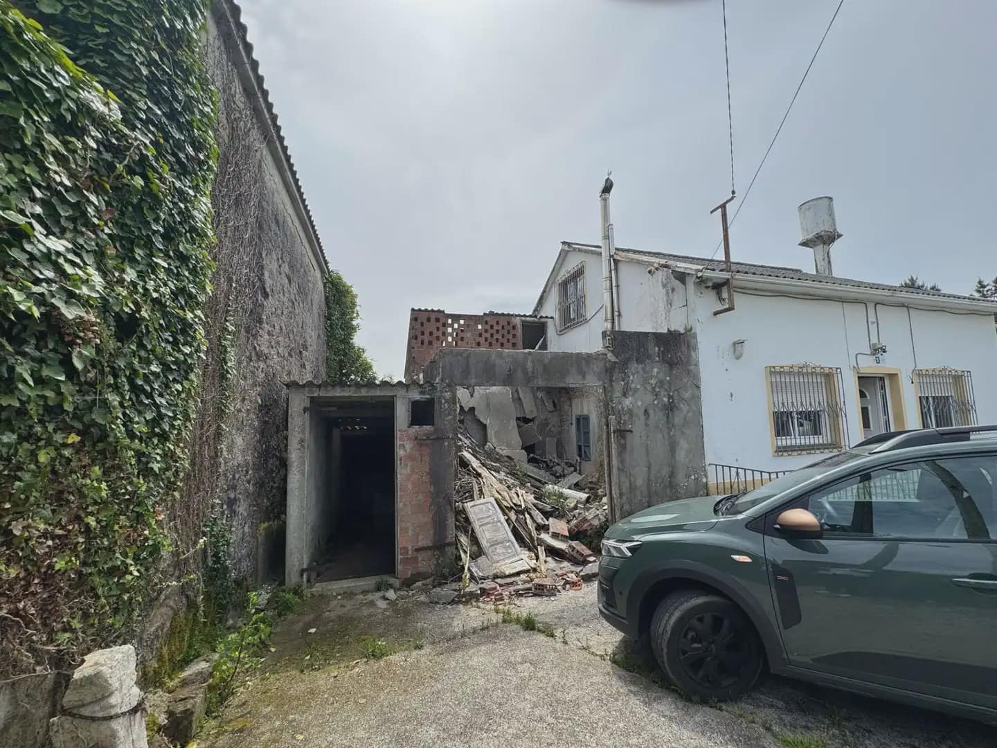 4 bedroom Finca/Country House for sale in A Laracha - € 145,000 (Ref: 9844220)