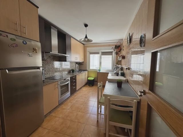 Mieszkanie na sprzedaż w Arteixo - 160 000 € (Ref: 9852128)