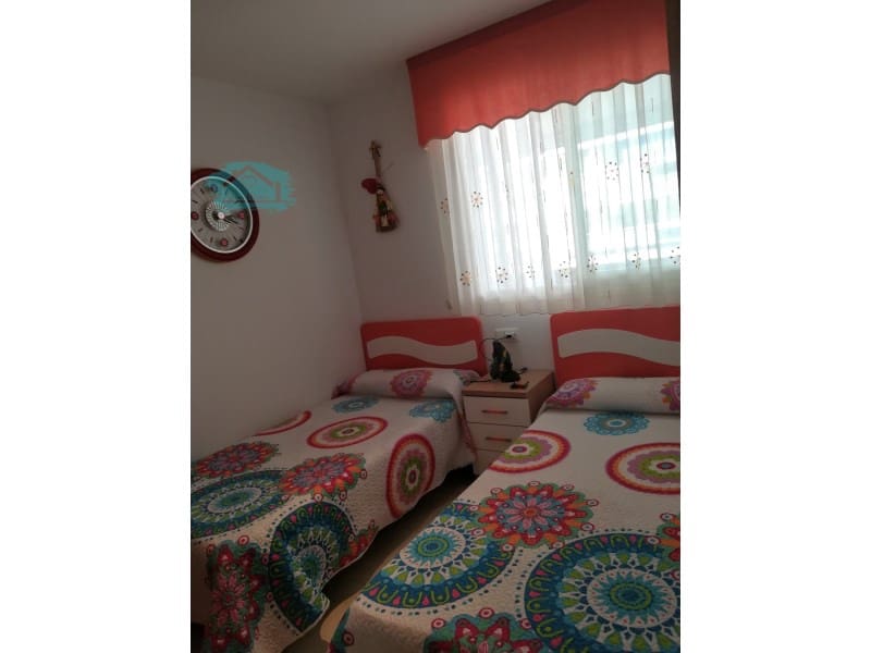 Piso de 2 habitaciones en Oropesa  en alquiler con garaje - 750 € (Ref: 9468770)