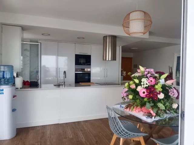 Apartamento de 3 habitaciones en Benicàssim en alquiler con piscina garaje - 800 € (Ref: 9468771)