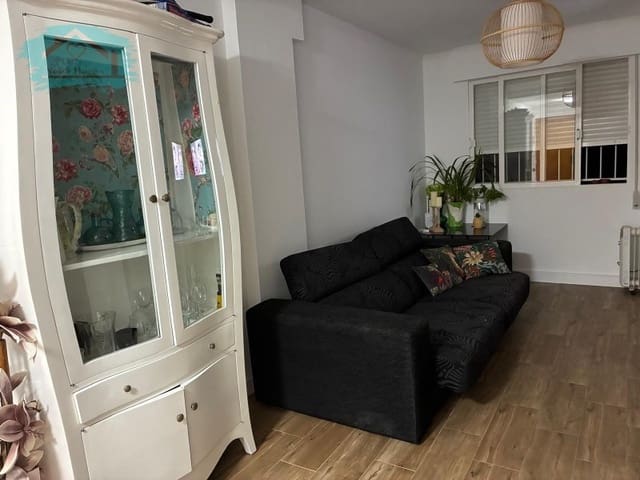 Apartamento de 3 habitaciones en Benicàssim en alquiler con piscina garaje - 800 € (Ref: 9468771)