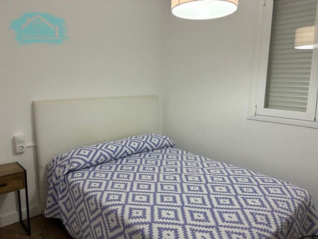 Apartamento de 3 habitaciones en Benicàssim en alquiler con piscina garaje - 800 € (Ref: 9468771)