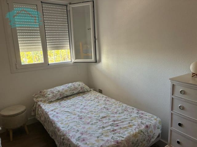 Apartamento de 3 habitaciones en Benicàssim en alquiler con piscina garaje - 800 € (Ref: 9468771)