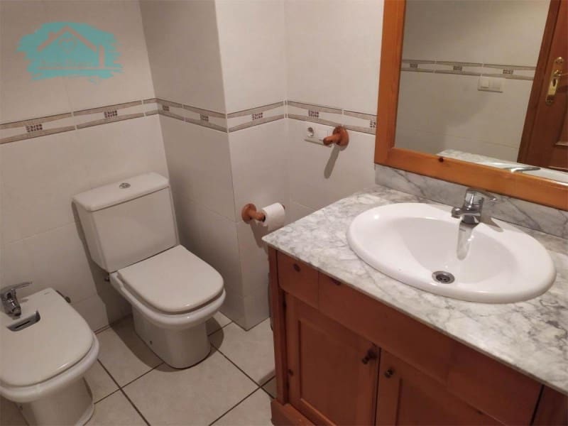 3 bedroom Flat for rent in Castello de la Plana - € 800 (Ref: 9468774)