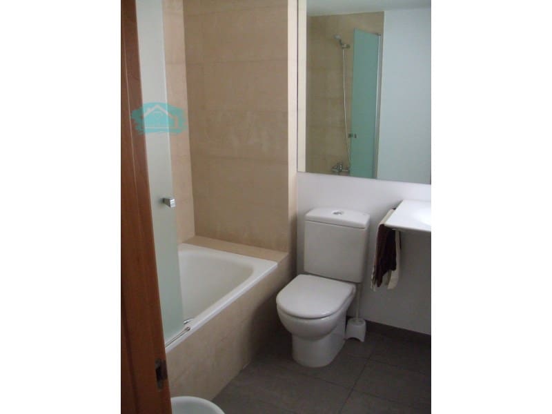 Piso de 2 habitaciones en Oropesa  en alquiler con piscina garaje - 1.300 € (Ref: 9468780)