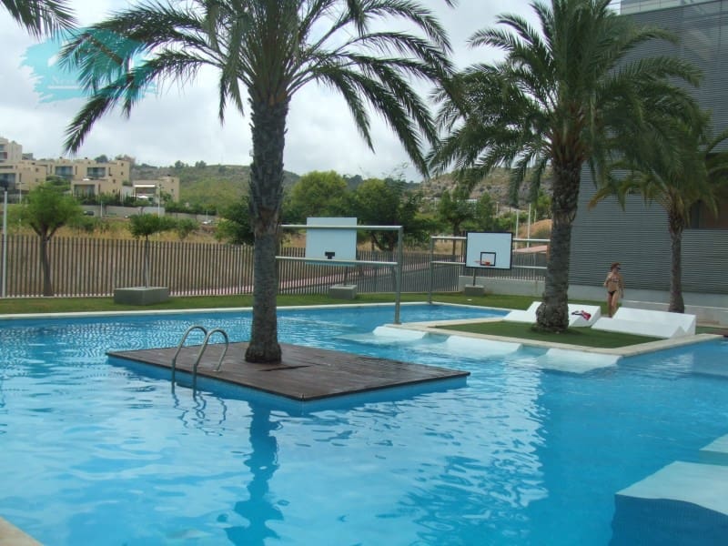 Piso de 2 habitaciones en Oropesa  en alquiler con piscina garaje - 1.300 € (Ref: 9468780)