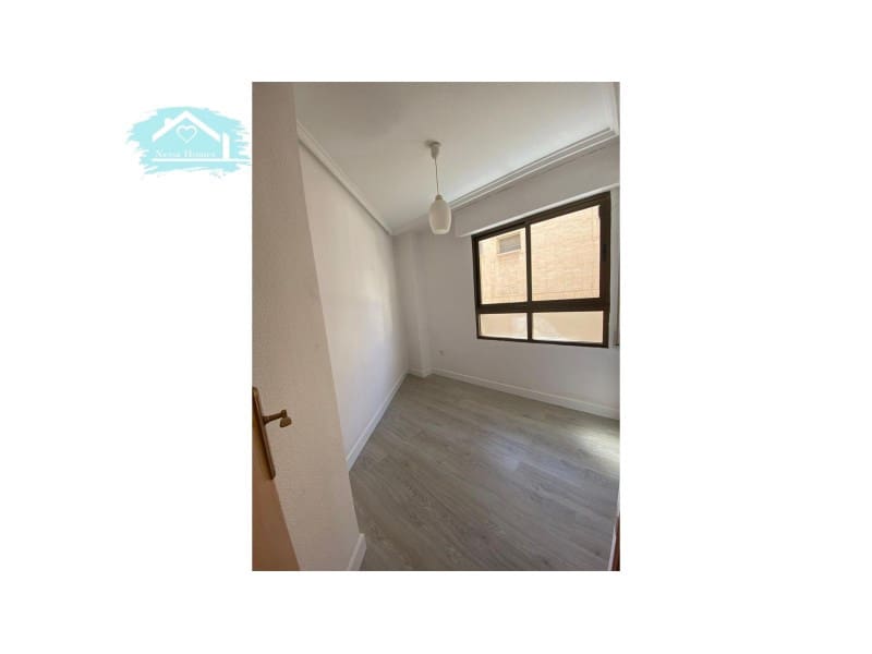 Piso de 1 habitación en Guardamar del Segura en alquiler - 600 € (Ref: 9468781)