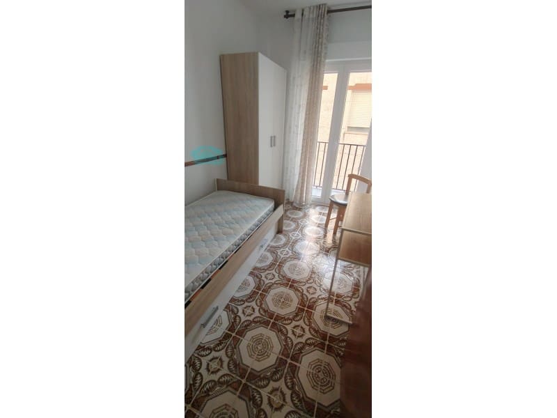 3 soveværelse Lejlighed til leje i Elda - € 650 (Ref: 9481284)