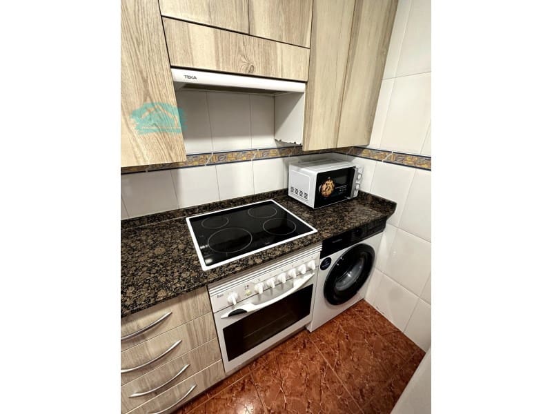 Piso de 2 habitaciones en Alicante / Alacant ciudad en alquiler con garaje - 750 € (Ref: 9483566)