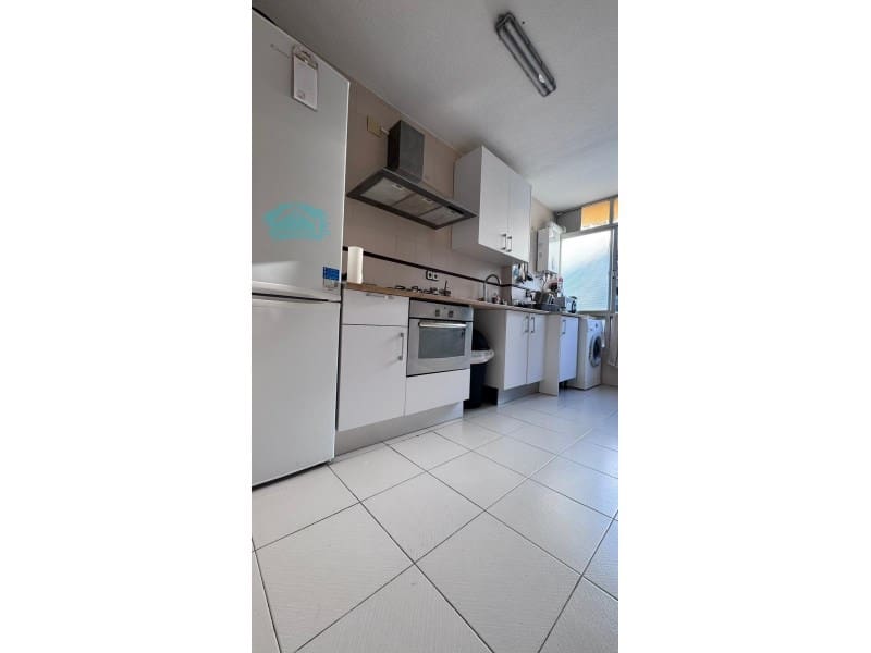 Piso de 3 habitaciones en Alicante / Alacant ciudad en alquiler - 750 € (Ref: 9502578)