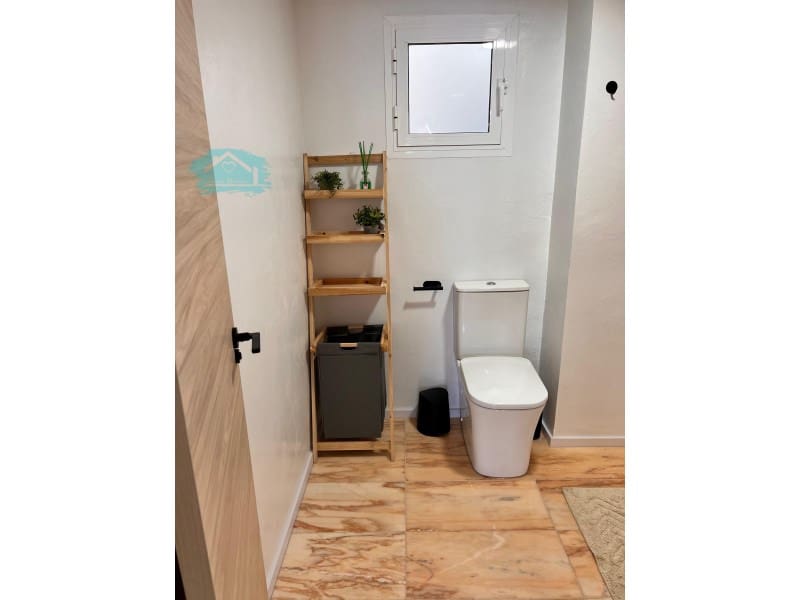 5 bedroom Flat for rent in Alicante / Alacant city - € 390 (Ref: 9502581)