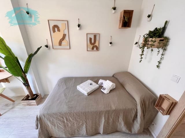 5 slaapkamer Flat te huur in Benalúa, Alicante stad - € 390 (Ref: 9502581)