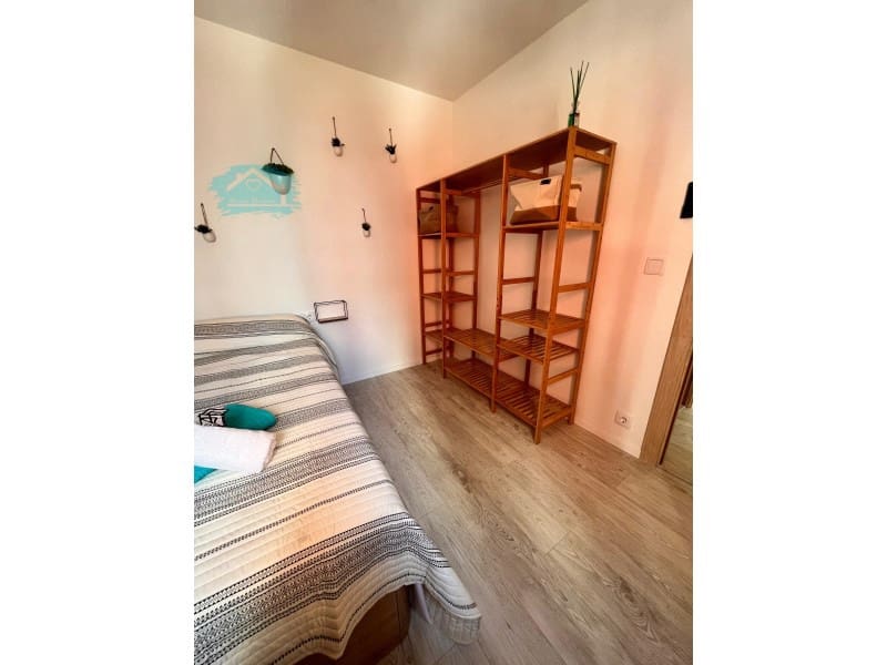 5 bedroom Flat for rent in Alicante / Alacant city - € 390 (Ref: 9502581)