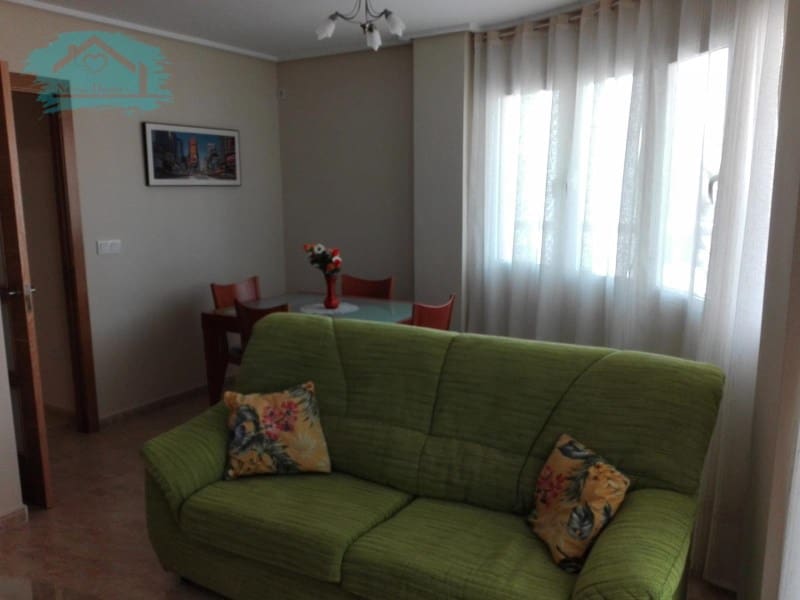 Piso de 3 habitaciones en Torrevieja en alquiler - 750 € (Ref: 9536081)