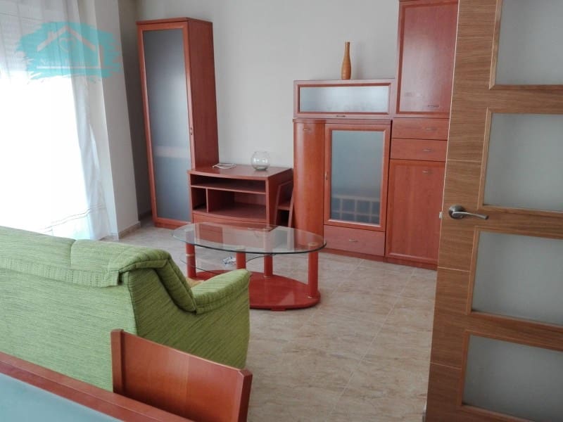 Piso de 3 habitaciones en Torrevieja en alquiler - 750 € (Ref: 9536081)