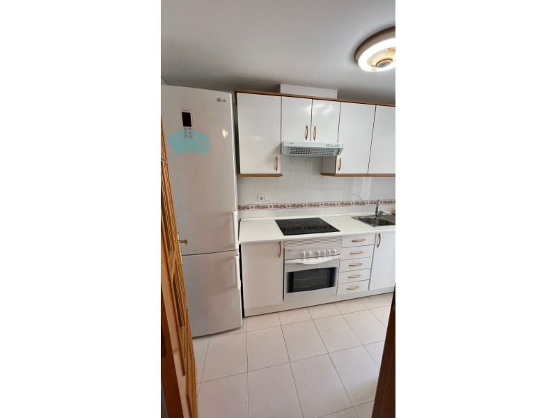 Piso de 2 habitaciones en Alicante / Alacant ciudad en alquiler con garaje - 950 € (Ref: 9547926)