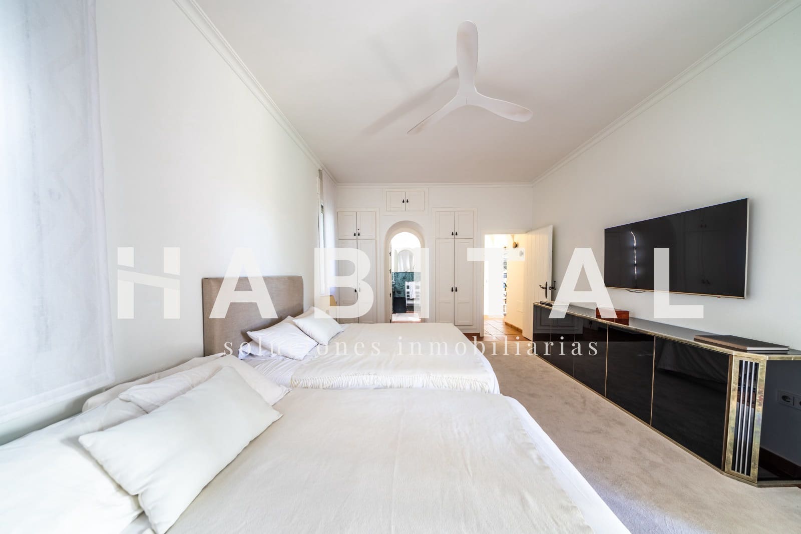 Casa de 5 habitaciones en Sotogrande en venta con piscina - 1.700.000 € (Ref: 9445536)