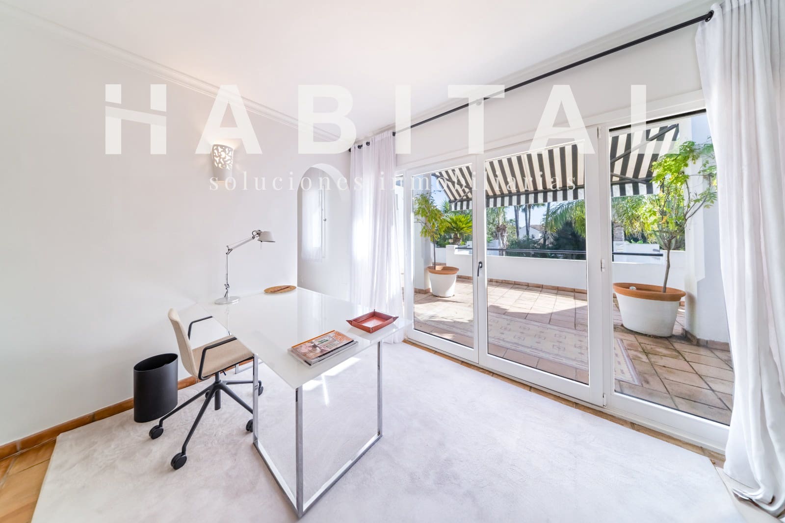 Casa de 5 habitaciones en Sotogrande en venta con piscina - 1.700.000 € (Ref: 9445536)