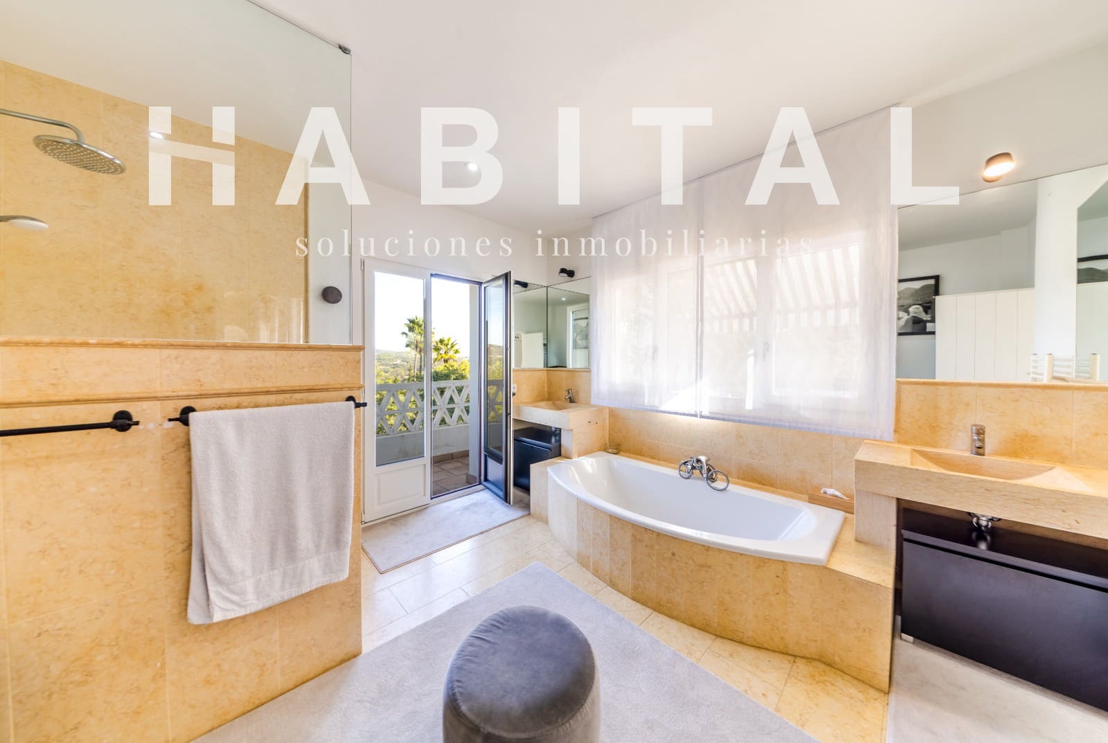 Casa de 5 habitaciones en Sotogrande en venta con piscina - 1.700.000 € (Ref: 9445536)