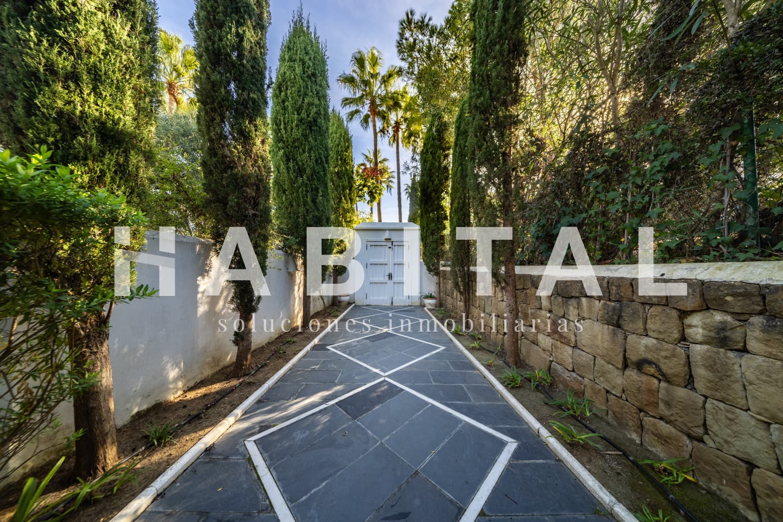 Casa de 5 habitaciones en Sotogrande en venta con piscina - 1.700.000 € (Ref: 9445536)