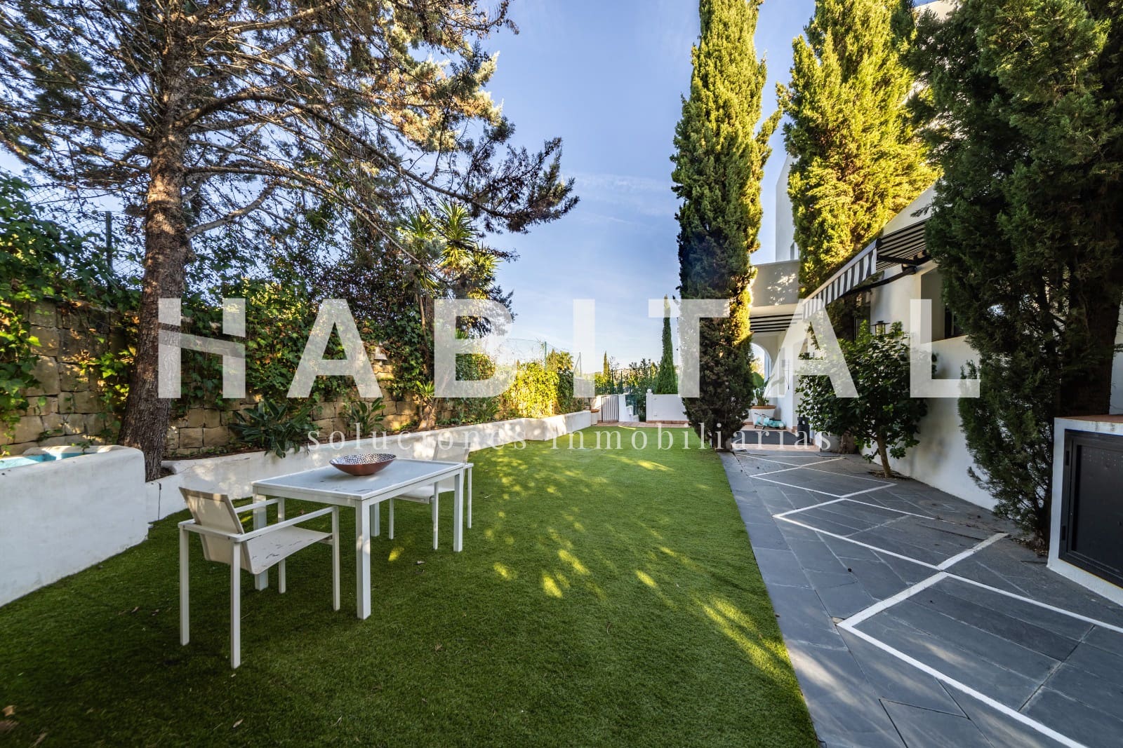 Casa de 5 habitaciones en Sotogrande en venta con piscina - 1.700.000 € (Ref: 9445536)