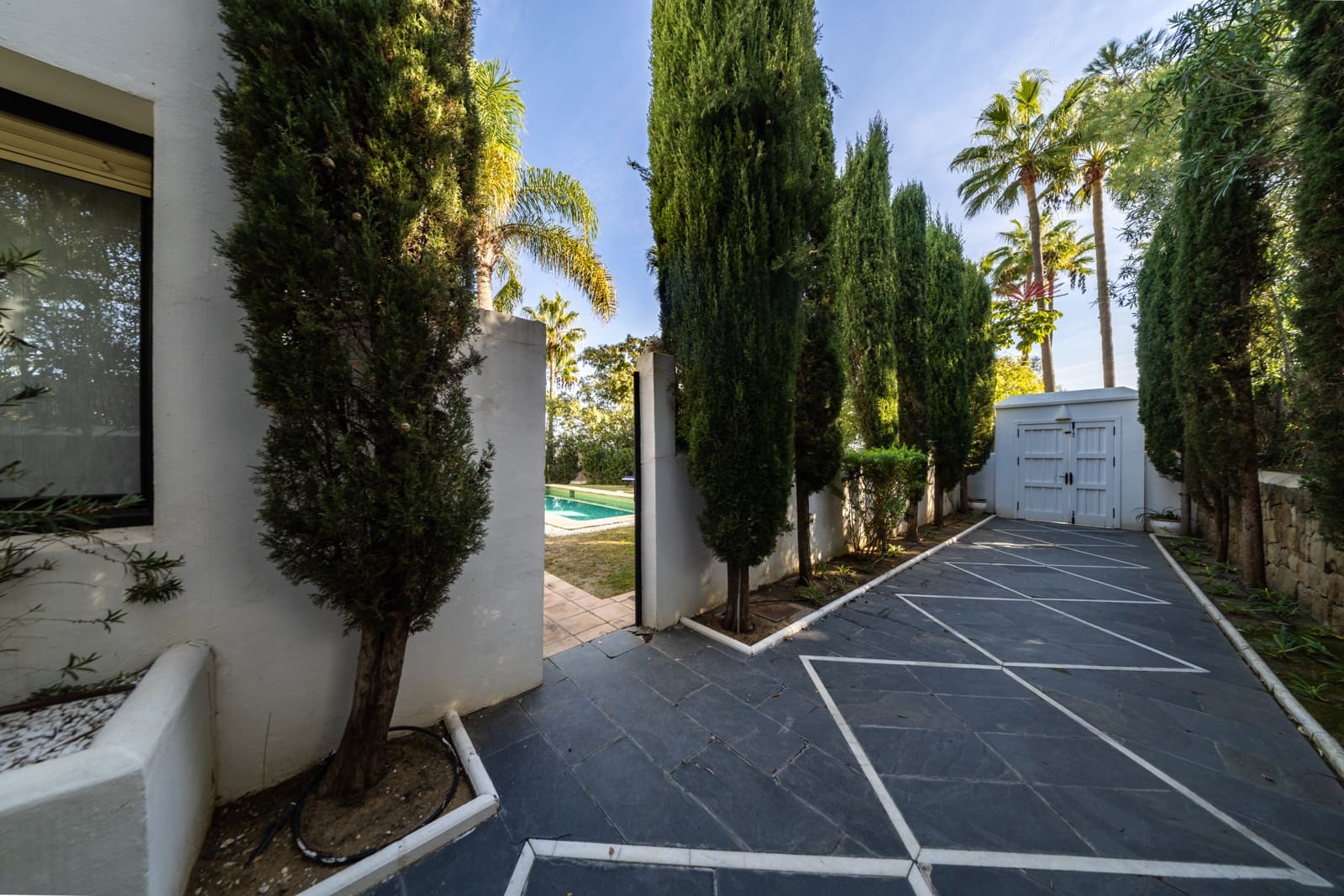 Casa de 5 habitaciones en Sotogrande en venta con piscina - 1.700.000 € (Ref: 9445536)