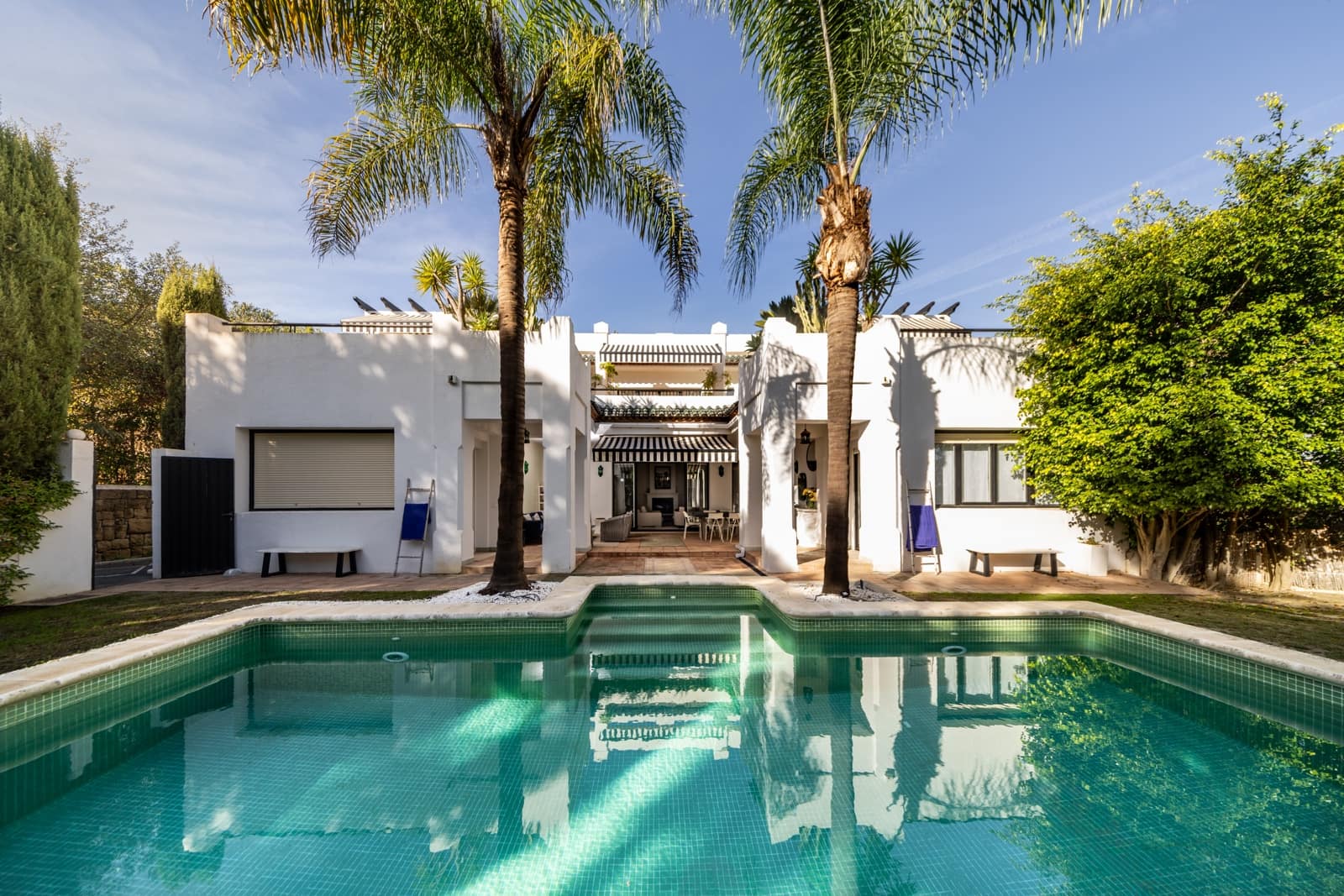 Casa de 5 habitaciones en Sotogrande en venta con piscina - 1.700.000 € (Ref: 9445536)