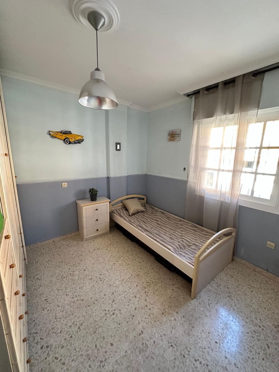 3 soverom Rekkehus til salgs i Algeciras med garasje - € 230 000 (Ref: 9447242)