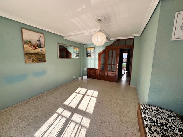 3 soverom Rekkehus til salgs i Algeciras med garasje - € 230 000 (Ref: 9447242)