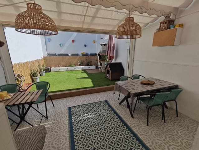 3 soverom Rekkehus til salgs i Algeciras med garasje - € 230 000 (Ref: 9447242)