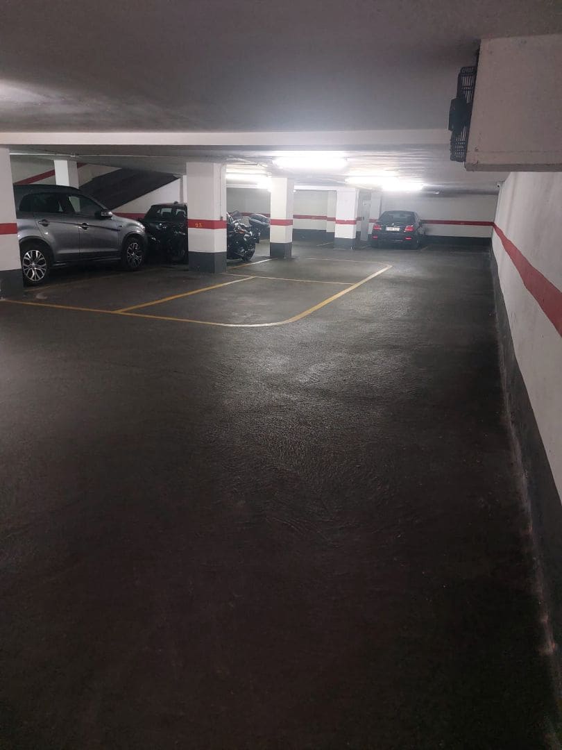 Garage for sale in Valencia city - € 27,000 (Ref: 9438005)