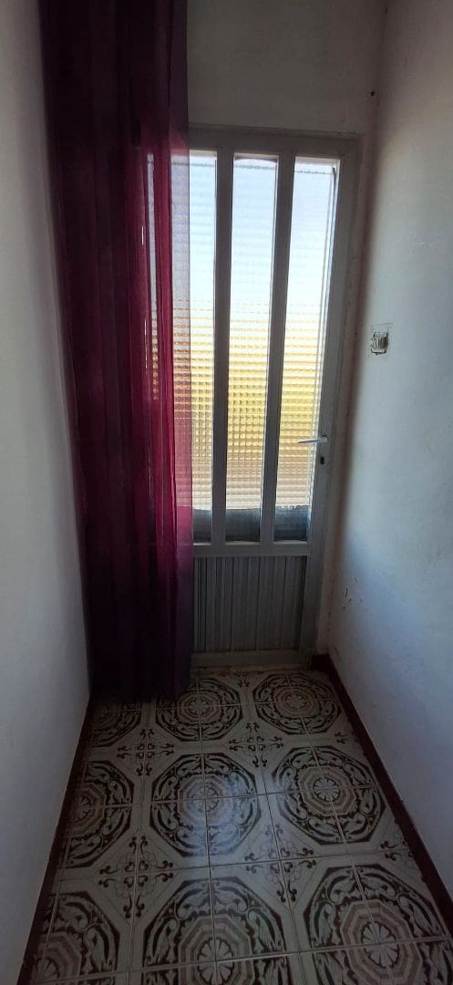 6 bedroom Villa for sale in Llombai with pool garage - € 145,000 (Ref: 9438006)