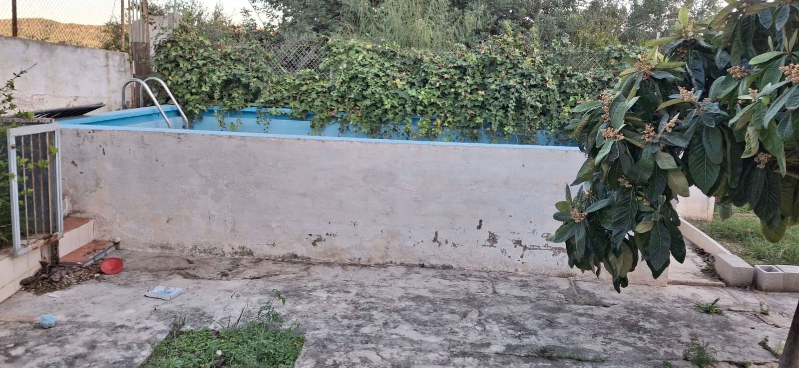 6 bedroom Villa for sale in Llombai with pool garage - € 145,000 (Ref: 9438006)