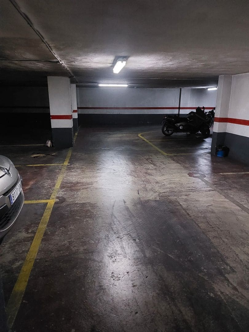 Garaje en València ciudad en venta - 27.000 € (Ref: 9438009)