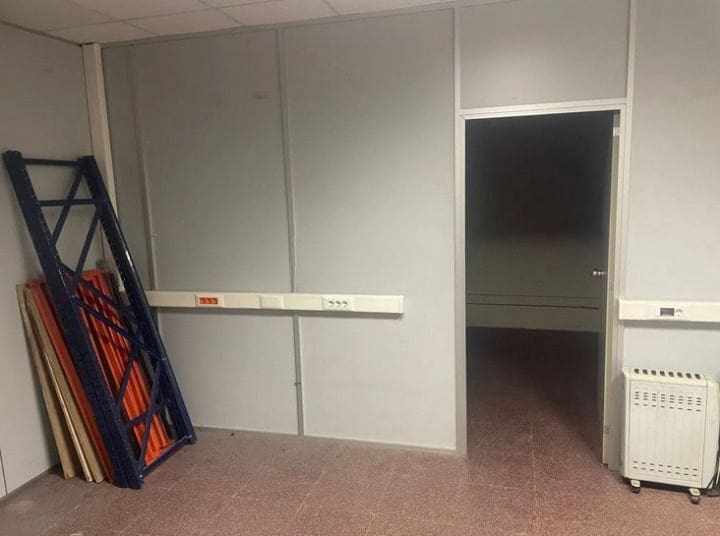 Local Comercial en València ciudad en venta - 245.000 € (Ref: 9438010)