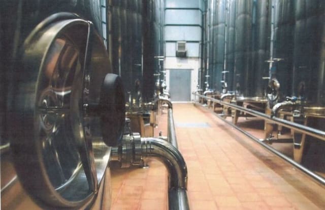 Business for sale in Villarrobledo - € 1,000,000 (Ref: 9438015)