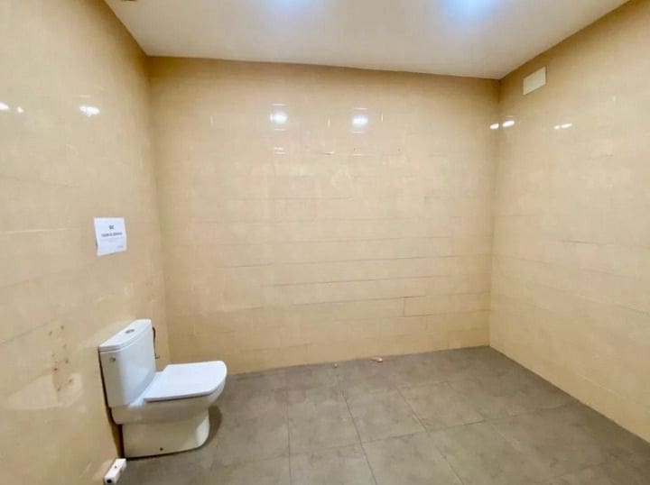 Erhverv til leje i Valencia by - € 10.000 (Ref: 9438019)