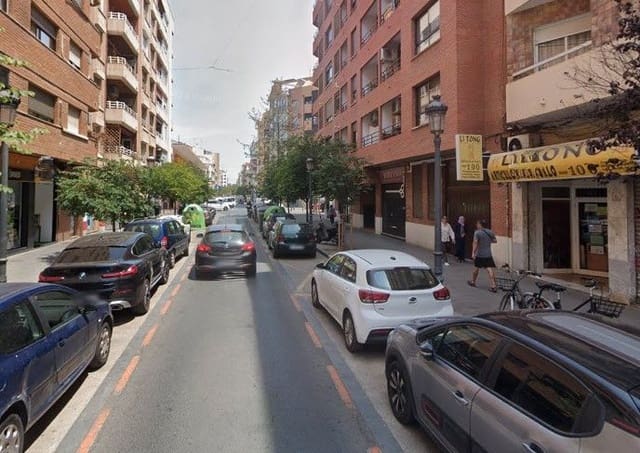 Commercial for rent in Russafa, Valencia city - € 2,700 (Ref: 9438020)