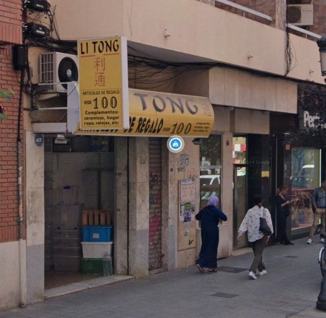 Commercial for rent in Valencia city - € 2,700 (Ref: 9438020)