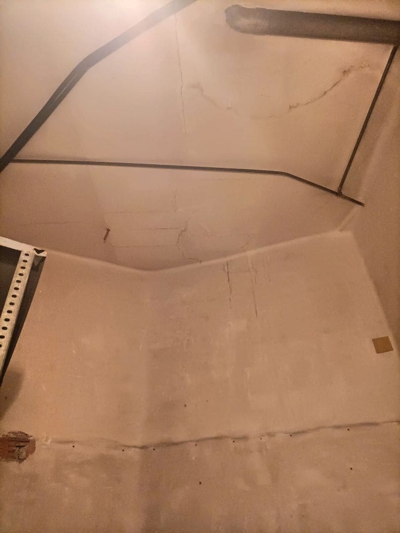 Commercial for rent in Valencia city - € 2,700 (Ref: 9438020)