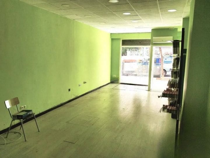 Commercial for rent in Valencia city - € 975 (Ref: 9438021)