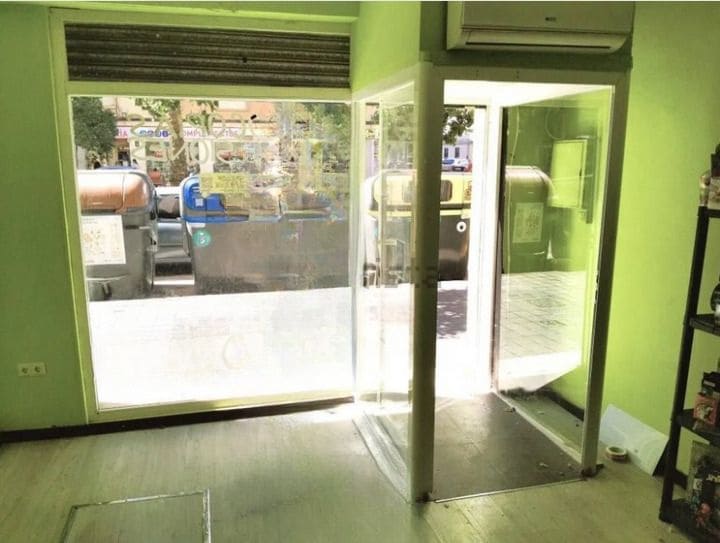 Commercial for rent in Valencia city - € 975 (Ref: 9438021)