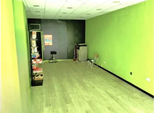 Commercial for rent in Ciutat Jardi, Valencia city - € 975 (Ref: 9438021)