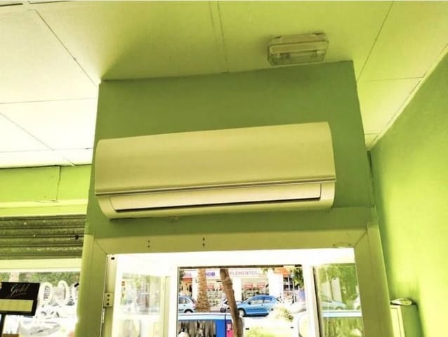 Commercial for rent in Ciutat Jardi, Valencia city - € 975 (Ref: 9438021)